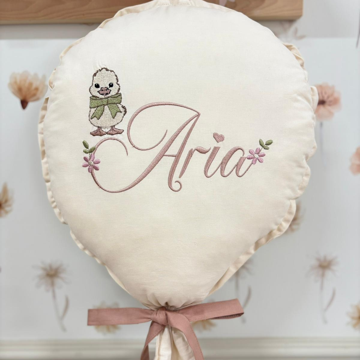 Balon yastık nakışlı