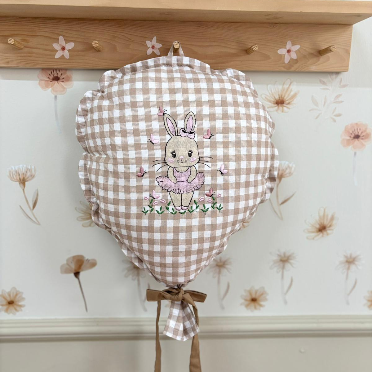 Balon yastık nakışlı